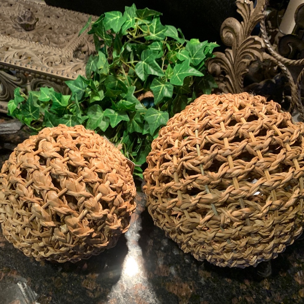 Woven Seagrass & Metal Spherical Objects Set/2 New